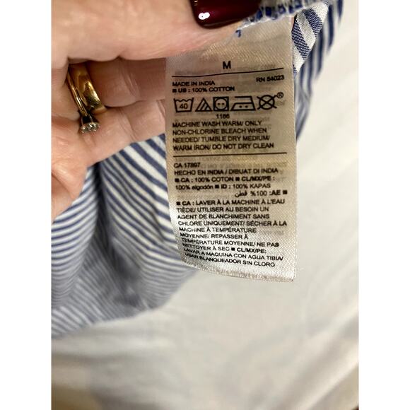 Women's Old Navy Blue Striped Top - Picture 4 of 6